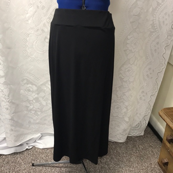 George Black Skirt - Picture 2 of 6